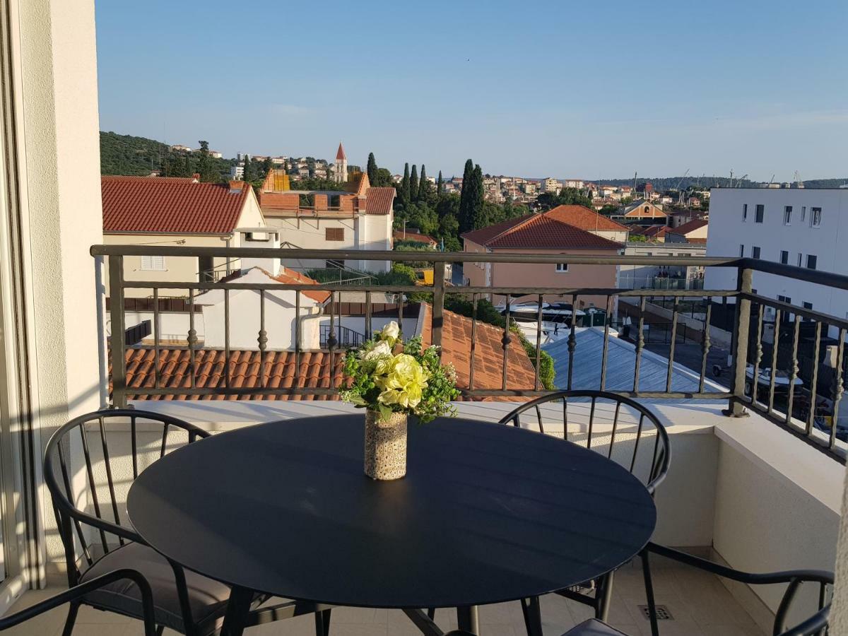 Luxury Apartman Ivana Trogir Exterior photo